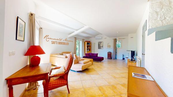 Maison 5 pièces 140m2 avec garage et piscine