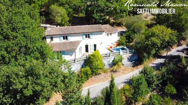 Maison 5 pièces 140m2 avec garage et piscine