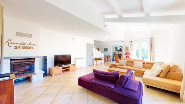 Maison 5 pièces 140m2 avec garage et piscine