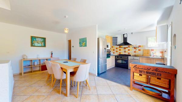 Maison 5 pièces 140m2 avec garage et piscine