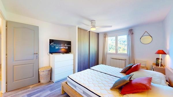 Maison 5 pièces 140m2 avec garage et piscine