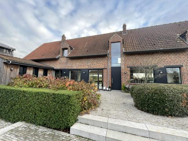 Maison individuelle Linselles Secteur Linselles-Vallée Lys 691 m²