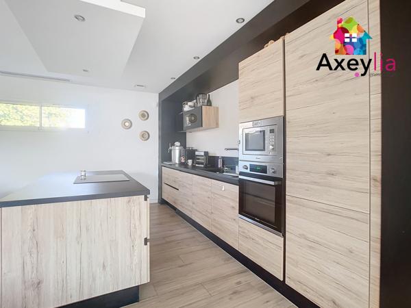 Vougy (42720) A LOUER - VOUGY - MAISON DE PLAIN-PIED DE 2022 AVEC TROIS CHAMBRES DONT UNE SUITE, TERRAIN, GARAGE ET PISCINE