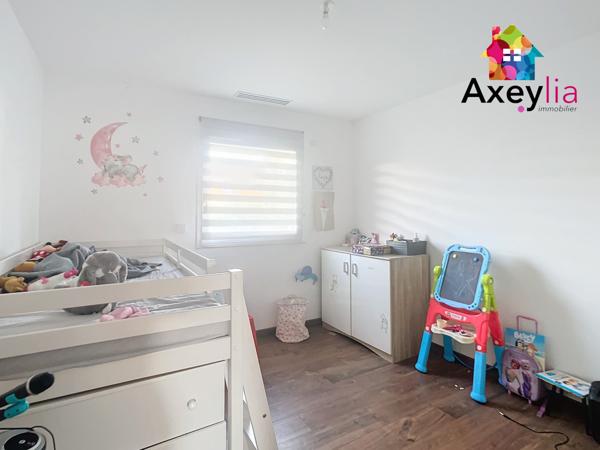 Vougy (42720) A LOUER - VOUGY - MAISON DE PLAIN-PIED DE 2022 AVEC TROIS CHAMBRES DONT UNE SUITE, TERRAIN, GARAGE ET PISCINE