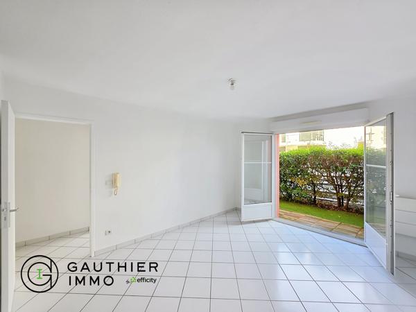 Appartement
         2 pièces
        - 42 m² 158 500 € *
