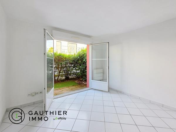 Appartement
         2 pièces
        - 42 m² 158 500 € *