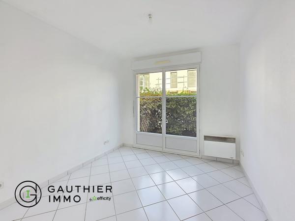 Appartement
         2 pièces
        - 42 m² 158 500 € *