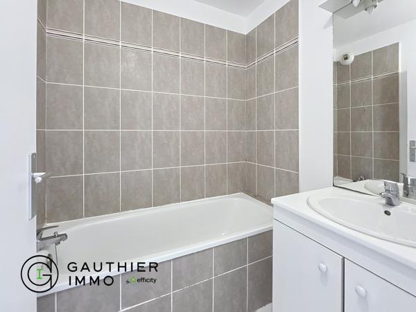 Appartement
         2 pièces
        - 42 m² 158 500 € *