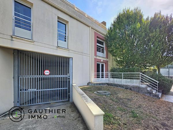Appartement
         2 pièces
        - 42 m² 158 500 € *