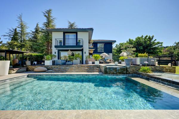 Vente Maison de luxe Aix-en-Provence 6 Pièces 300 m²