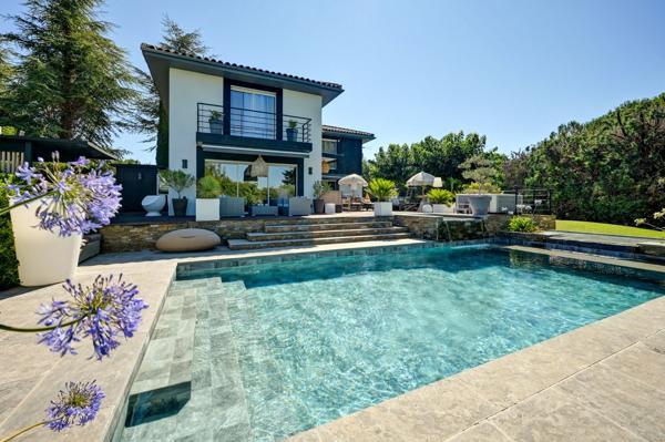 Vente Maison de luxe Aix-en-Provence 6 Pièces 300 m²