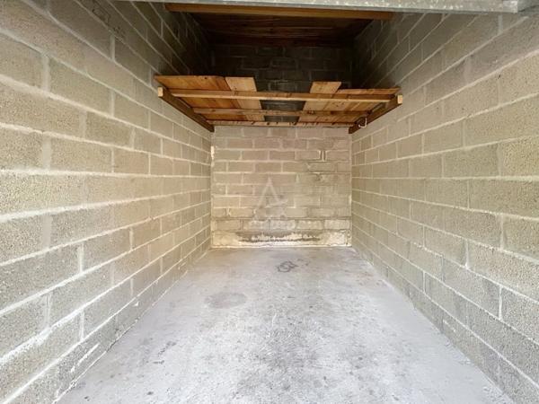 Garage à vendre - Secteur ARENES