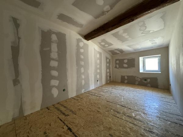 Sommières (30250) Sommières, HYPER CENTRE, GRAND DUPLEX T4, PARKING , JARDIN PRIVATIF .