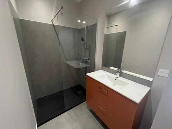 Massiac (15500) Appartement T3 rénové avec prestations haut de gamme – Centre de Massiac