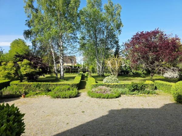 Maison bourgeoise fin XIXe siècle sur parc arboré, aux portes du Perche sarthois