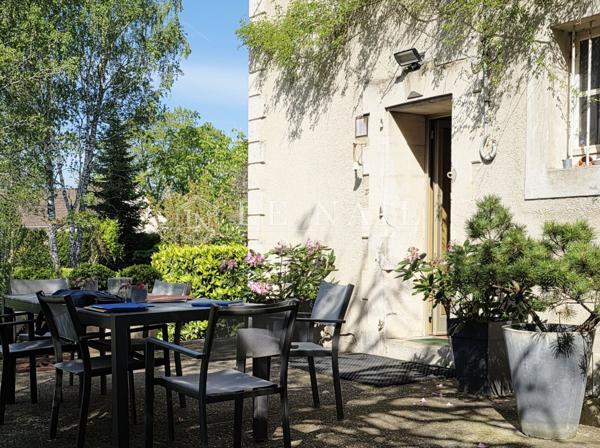 Maison bourgeoise fin XIXe siècle sur parc arboré, aux portes du Perche sarthois