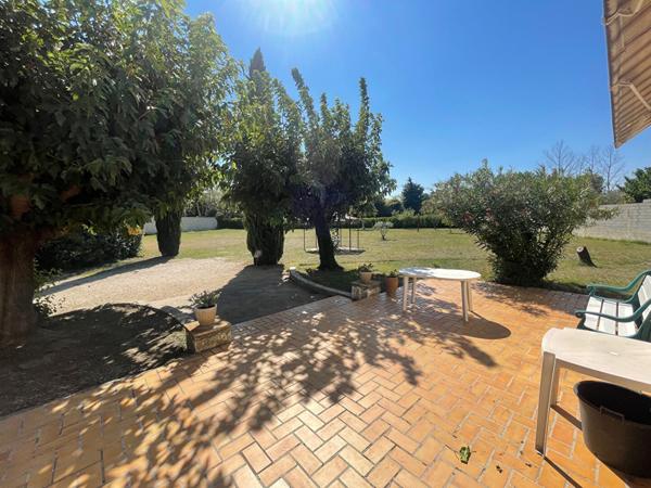 A VENDRE SORGUES ensemble immobilier