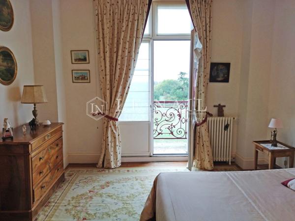 Beau château 19e en bordure de Loire à 25 minutes d'Angers