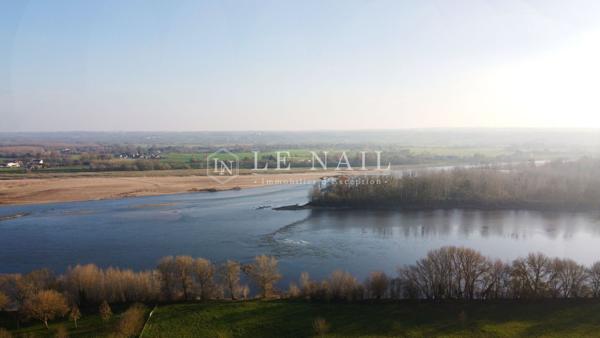 Beau château 19e en bordure de Loire à 25 minutes d'Angers
