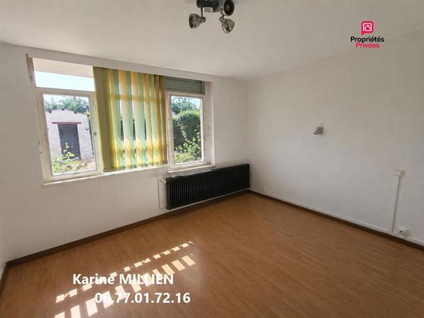EZY SUR EURE 27530 Maison de PLAIN-PIED - 3 chambres - 2 garages - Appentis - Terrain - 175000  HAI