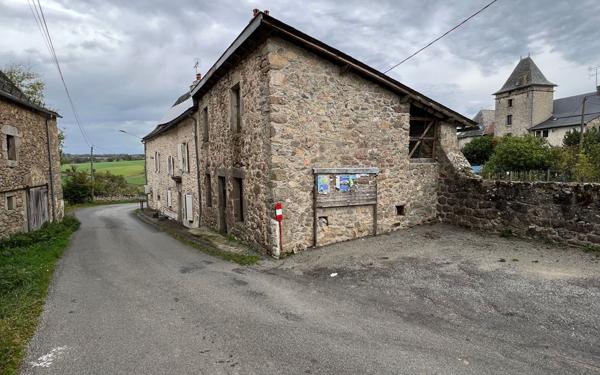 Maison à vendre    2 pièces • 260 m2 Morlhon-le-Haut