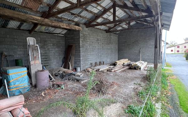 Maison à vendre    2 pièces • 260 m2 Morlhon-le-Haut