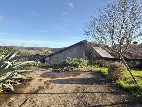 Lauzerte (82110) Lauzerte. Maison en pierre au village avec jardin belle vues