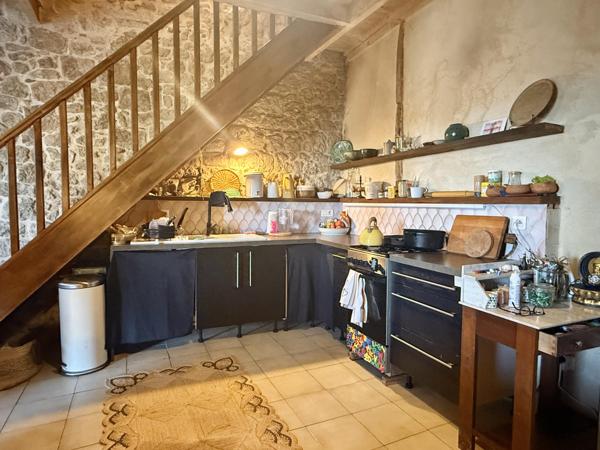 Lauzerte (82110) Lauzerte. Maison en pierre au village avec jardin belle vues