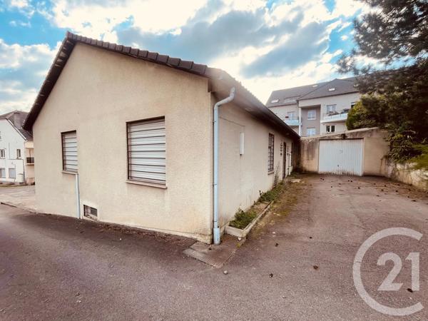 Immeuble à vendre  978 m 2   CREUTZWALD  - 57