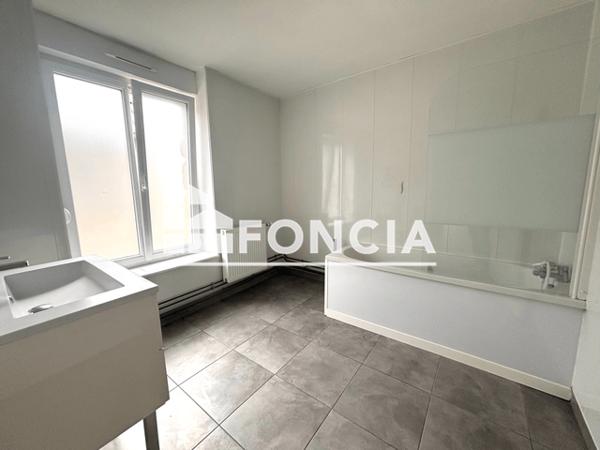Location Appartement 3 pièces 70.02 m² - 8 rue rene LETILLY Fismes 51170