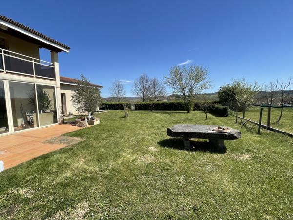 Exclusivité : Maison T4 avec garage et jardin