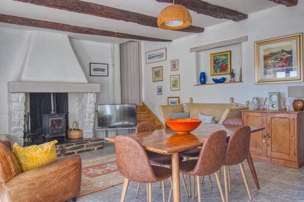 Maison en pierres avec piscine et gîte sur 2,8 Ha