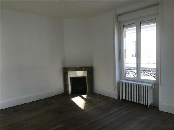 Immeuble à vendre |  Saint-Amand-Montrond |  143 m²