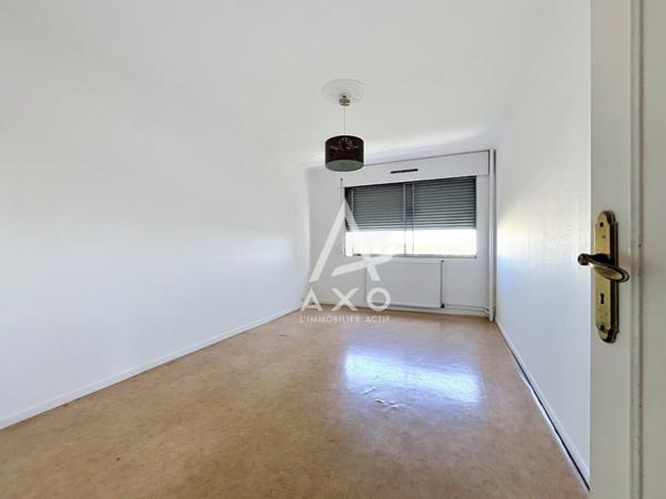 DIJON (21) - Tire-Pesseau T4 balcon parking
