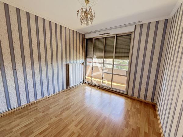 DIJON (21) - Tire-Pesseau T4 balcon parking