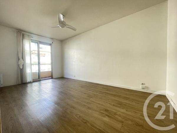 Appartement F3 à vendre  3 pièces - 72,43 m2 ST LAURENT DU VAR - 06