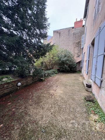 CENTRE VILLE - TYPE III AVEC TERRASSE INTERIEURE PRIVATIVE