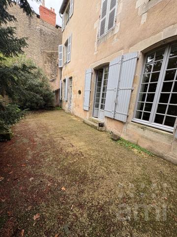 CENTRE VILLE - TYPE III AVEC TERRASSE INTERIEURE PRIVATIVE