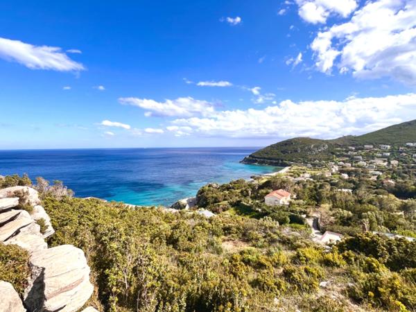 À Vendre : SISCO - Terrain Constructible de 795m2 - Vue Mer