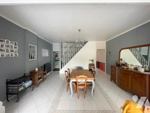 UNE MAISON A USAGE D'HABTIATION