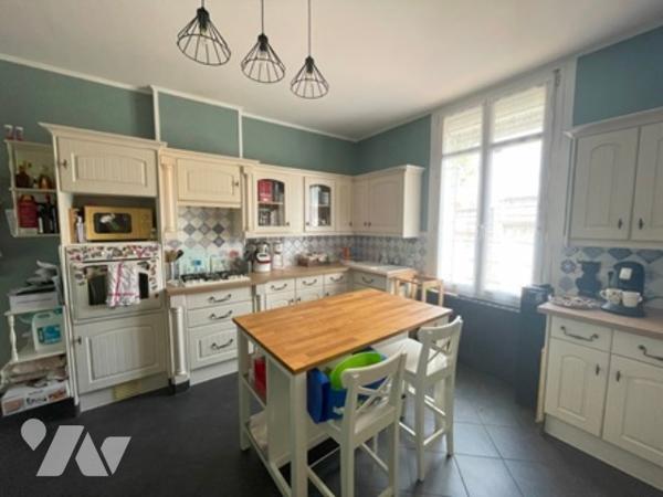 UNE MAISON A USAGE D'HABTIATION