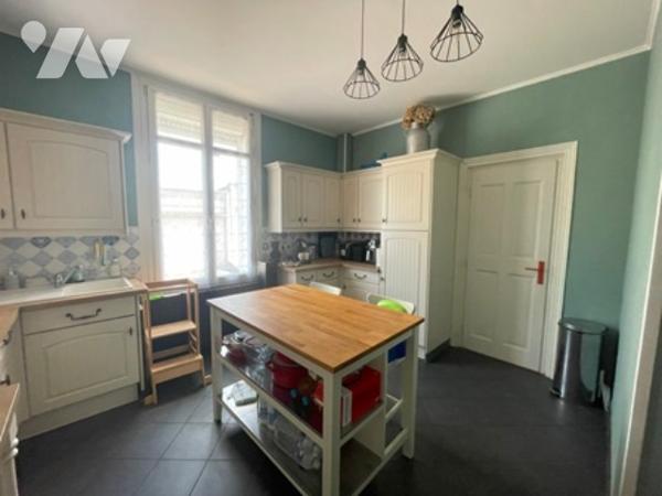 UNE MAISON A USAGE D'HABTIATION