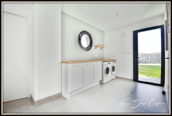 Propriété d'exception à vendre 8 pièces SOUSTONS (40) Villa de 290 m2 Annexe indépendante proche du lac