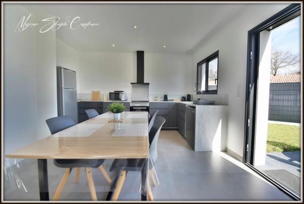 Propriété d'exception à vendre 8 pièces SOUSTONS (40) Villa de 290 m2 Annexe indépendante proche du lac