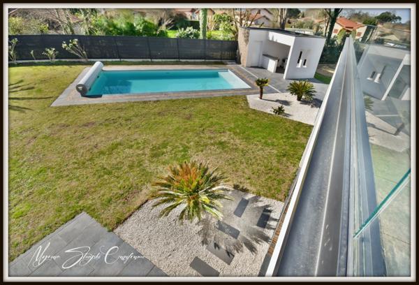 Propriété d'exception à vendre 8 pièces SOUSTONS (40) Villa de 290 m2 Annexe indépendante proche du lac