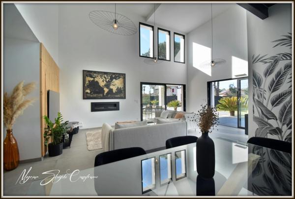 Propriété d'exception à vendre 8 pièces SOUSTONS (40) Villa de 290 m2 Annexe indépendante proche du lac