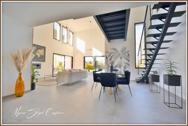 Propriété d'exception à vendre 8 pièces SOUSTONS (40) Villa de 290 m2 Annexe indépendante proche du lac