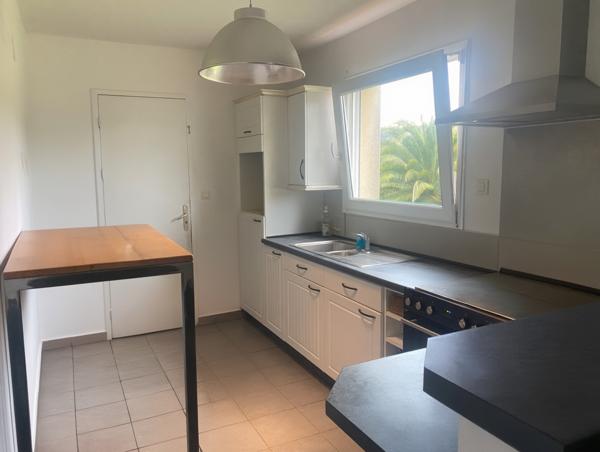 Landerneau (29800) Exclusif - Dans quartier prisé jolie maison non mitoyenne sur 600 M2 de terrain