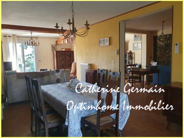 A vendre, Carcassonne - Lumineuse maison familiale avec jardin, terrasses et véranda.