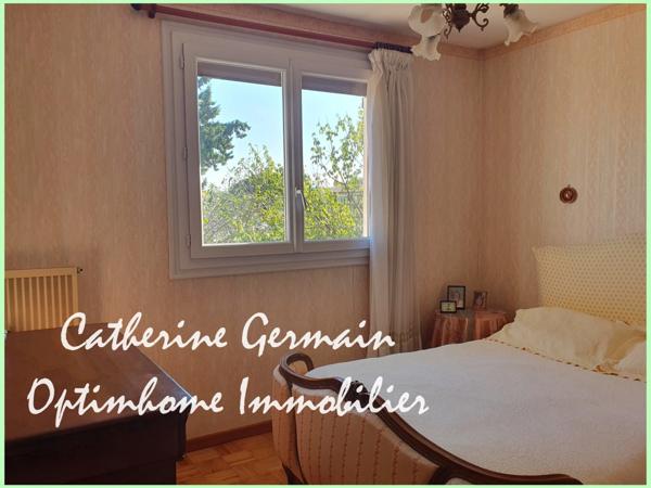 A vendre, Carcassonne - Lumineuse maison familiale avec jardin, terrasses et véranda.